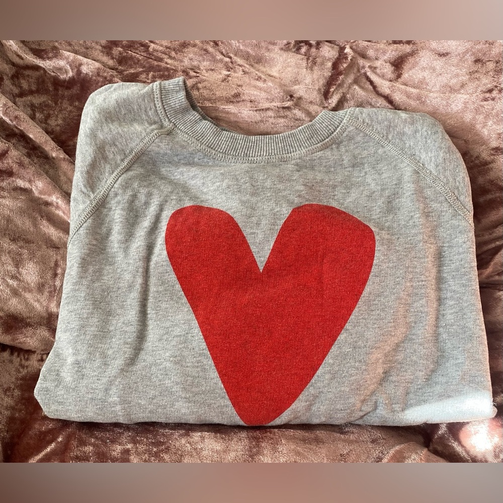 Hanna Andersson Gray Sweatshirt Top with Red Heart Size 10 Valentine's Day